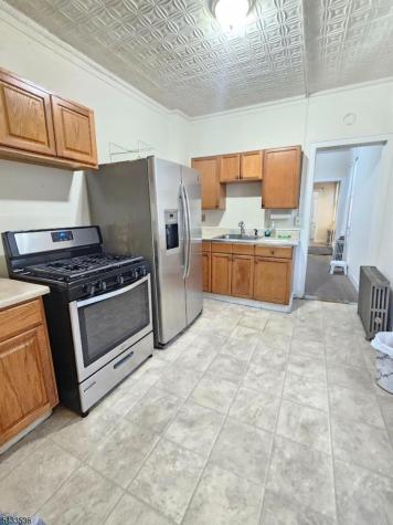38 Thompson Street Raritan NJ 08869