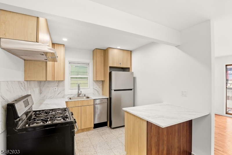 6107 Palisade Avenue West New York NJ 07093