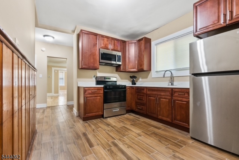 197 Hollywood Avenue East Orange NJ 07018