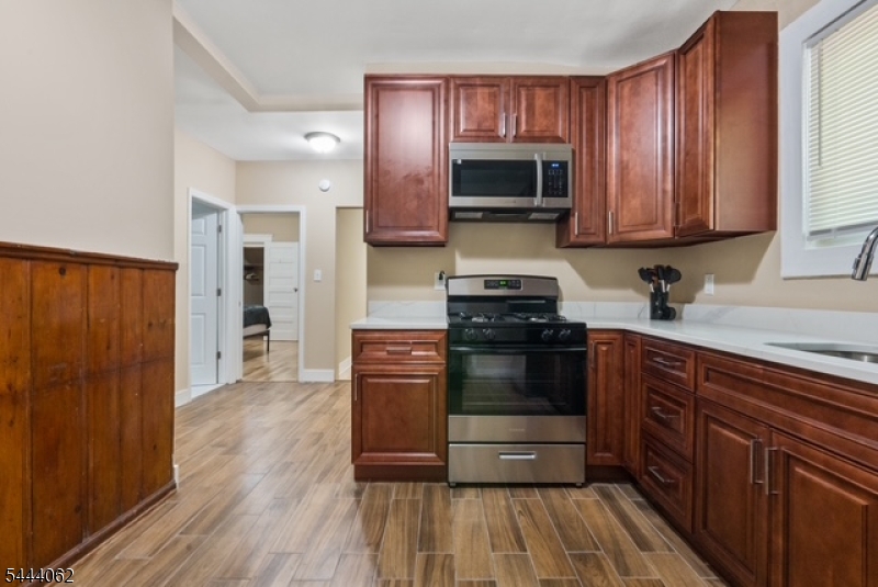 197 Hollywood Avenue East Orange NJ 07018