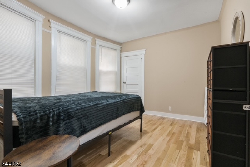 197 Hollywood Avenue East Orange NJ 07018