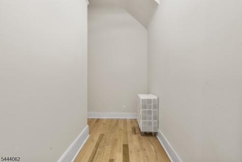 197 Hollywood Avenue East Orange NJ 07018