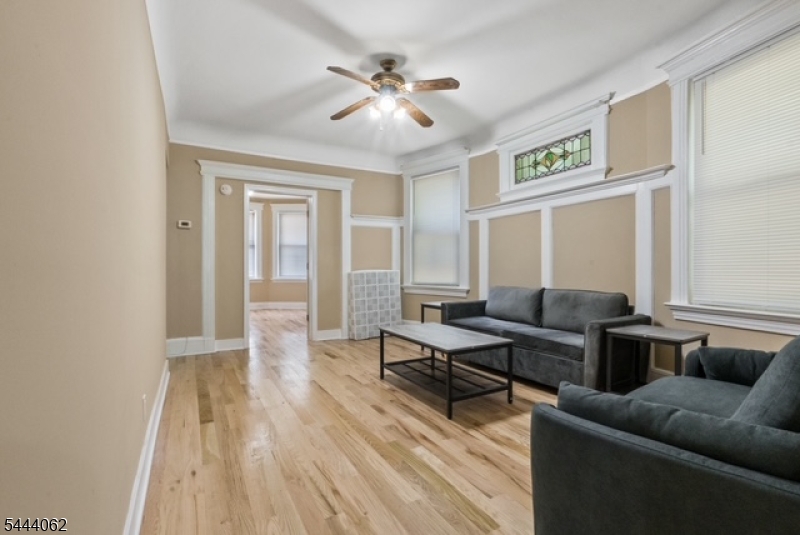197 Hollywood Avenue East Orange NJ 07018