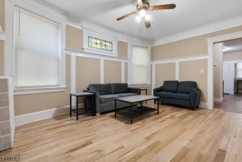 197 Hollywood Avenue East Orange NJ 07018