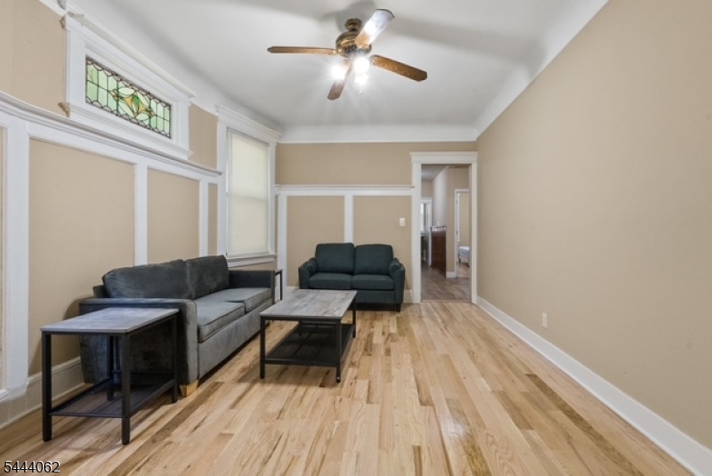 197 Hollywood Avenue East Orange NJ 07018