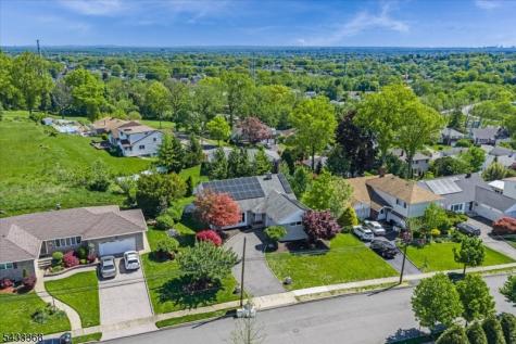 32 Brantwood Place Clifton NJ 07013