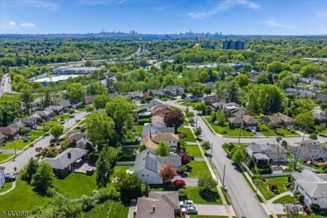 32 Brantwood Place Clifton NJ 07013