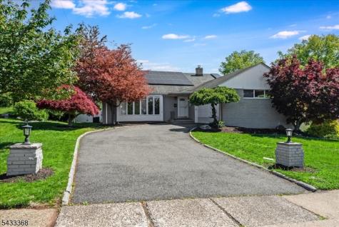 32 Brantwood Place Clifton NJ 07013
