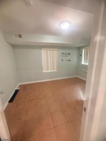 26 Lisa Court Newark NJ 07112