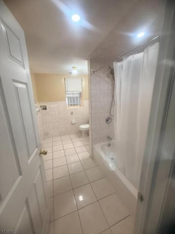 26 Lisa Court Newark NJ 07112