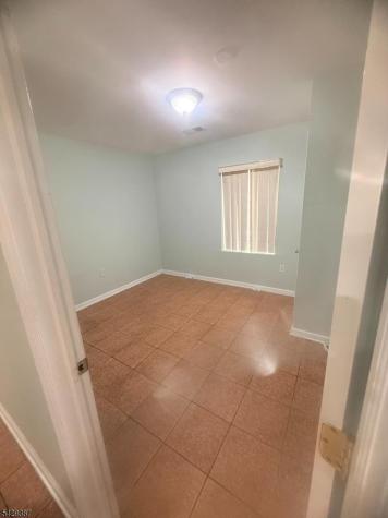 26 Lisa Court Newark NJ 07112