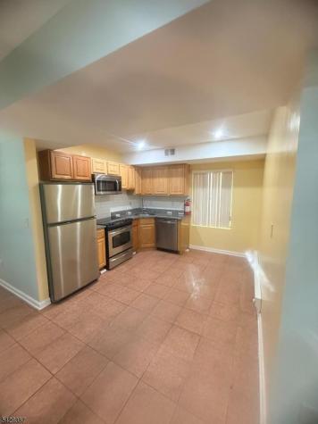 26 Lisa Court Newark NJ 07112