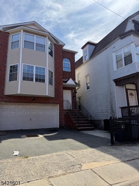 41 3RD Street Newark NJ 07107