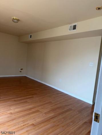 41 3RD Street Newark NJ 07107