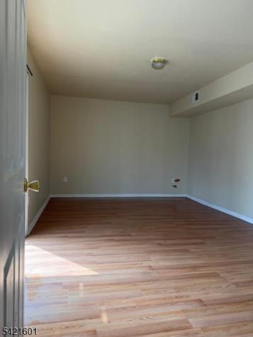 41 3RD Street Newark NJ 07107