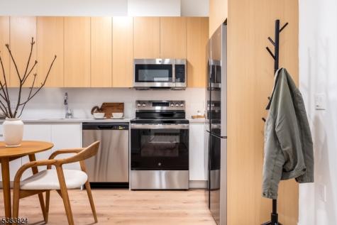 431 Drive Mlk Jr Boulevard East Orange NJ 07018