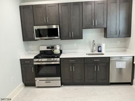 176 Weequahic Avenue Newark NJ 07112