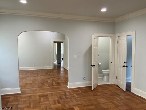 176 Weequahic Avenue Newark NJ 07112
