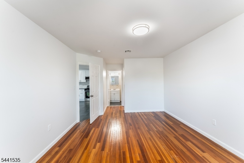 83 1ST Street Elizabeth NJ 07206