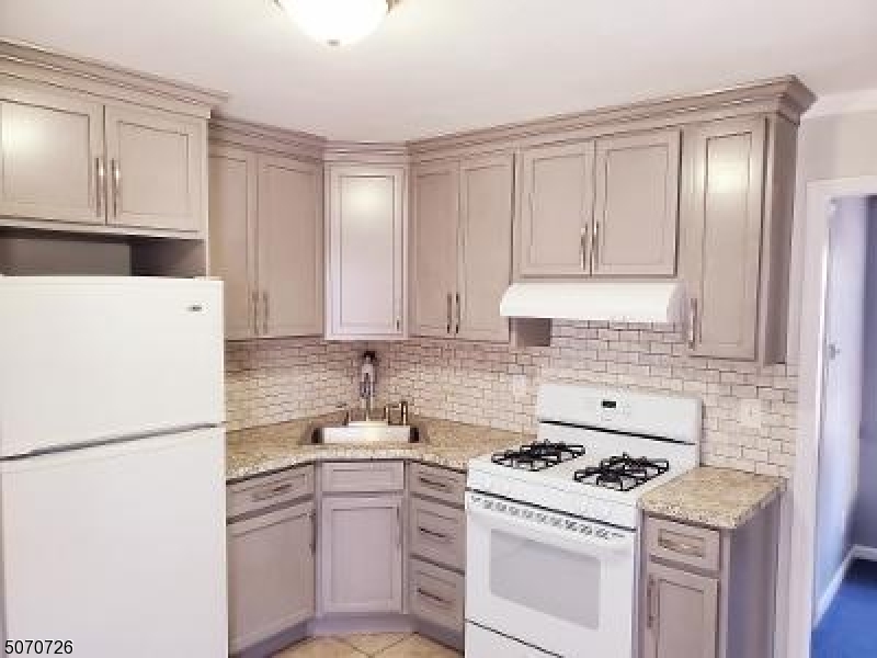509 Jauncey Avenue Lyndhurst NJ 07071