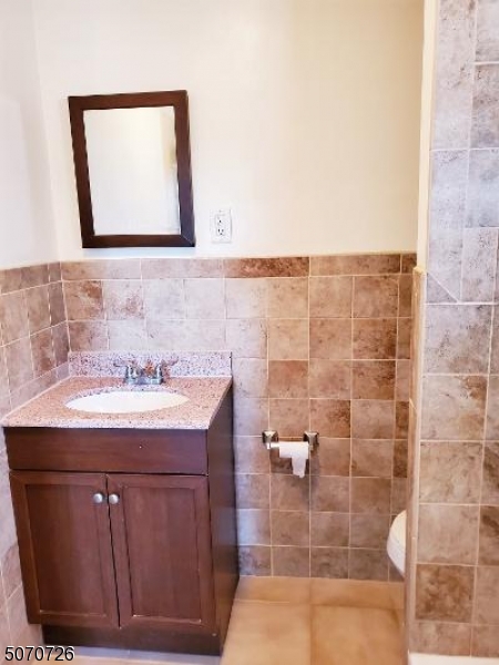 509 Jauncey Avenue Lyndhurst NJ 07071