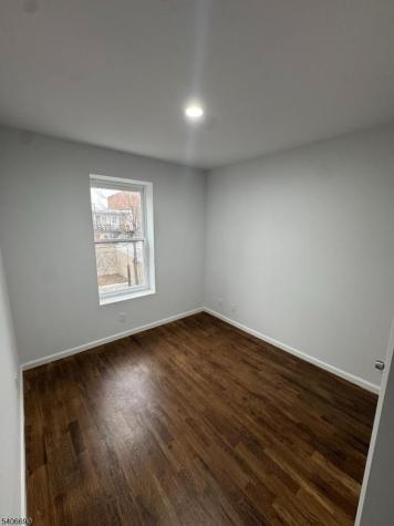 196 Malvern Street Newark NJ 07105