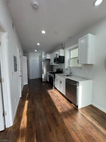 196 Malvern Street Newark NJ 07105