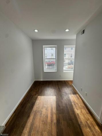196 Malvern Street Newark NJ 07105