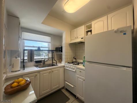 39 N Mountain Avenue Montclair NJ 07042