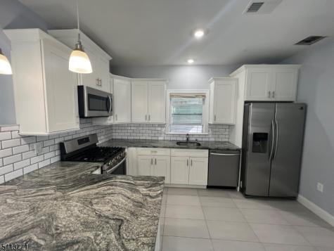 454 3RD Avenue Elizabeth NJ 07206