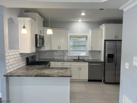 454 3RD Avenue Elizabeth NJ 07206