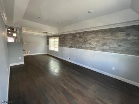 454 3RD Avenue Elizabeth NJ 07206