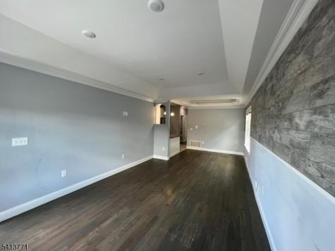 454 3RD Avenue Elizabeth NJ 07206