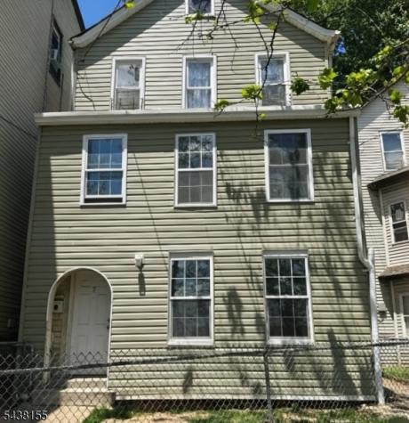 7 Circle Avenue Paterson NJ 07522