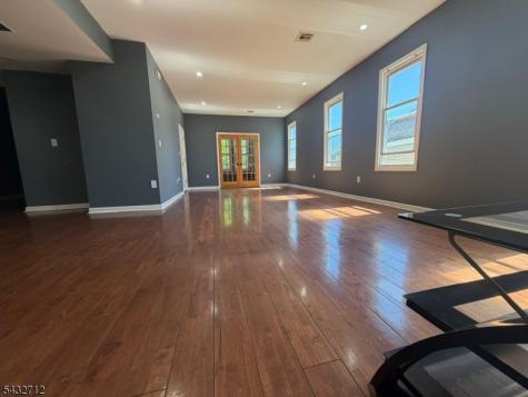 166 Renner Avenue Newark NJ 07112
