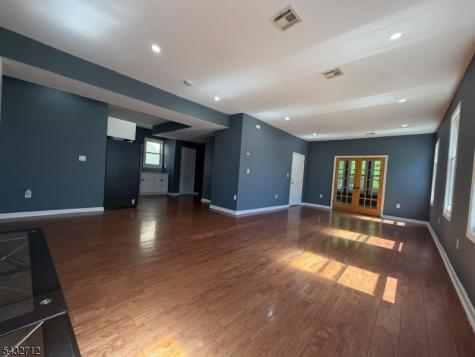 166 Renner Avenue Newark NJ 07112