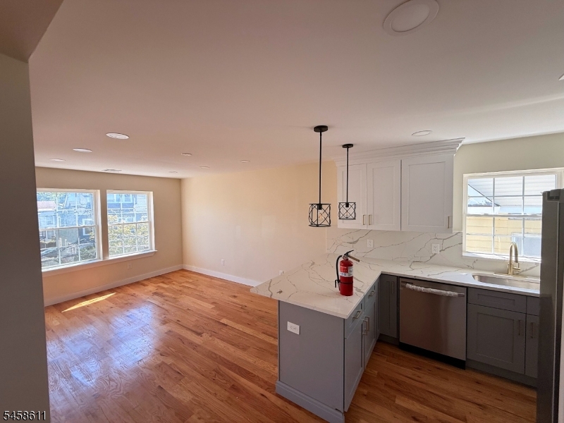 271 Schley Street Newark NJ 07112
