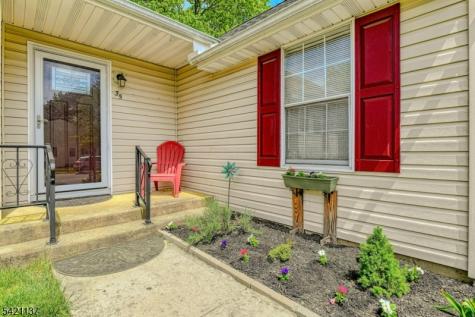 35 Auburn St Sec54b Manchester NJ 08759