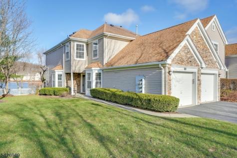 16 Lagoon Way Roxbury NJ 07852