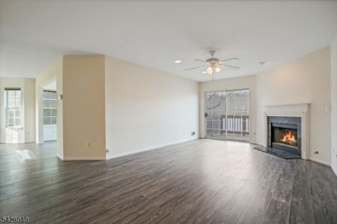 16 Lagoon Way Roxbury NJ 07852
