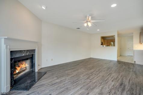 16 Lagoon Way Roxbury NJ 07852