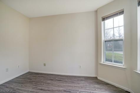 16 Lagoon Way Roxbury NJ 07852