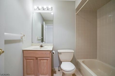 16 Lagoon Way Roxbury NJ 07852