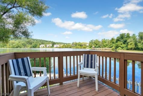 16 Lagoon Way Roxbury NJ 07852