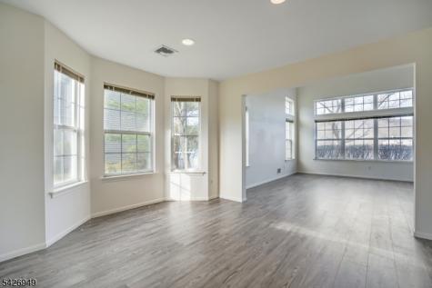 16 Lagoon Way Roxbury NJ 07852