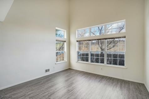 16 Lagoon Way Roxbury NJ 07852