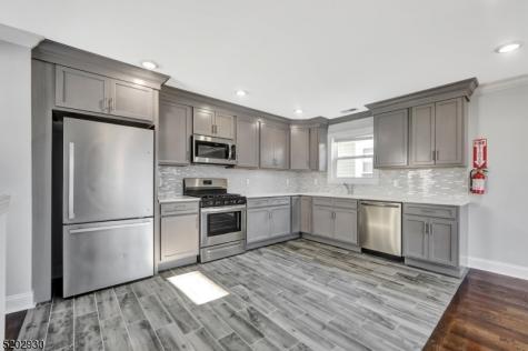 126 N 15th St, Apt 2 East Orange NJ 07017