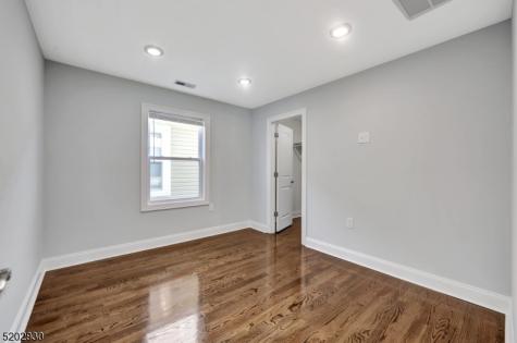 126 N 15th St, Apt 2 East Orange NJ 07017