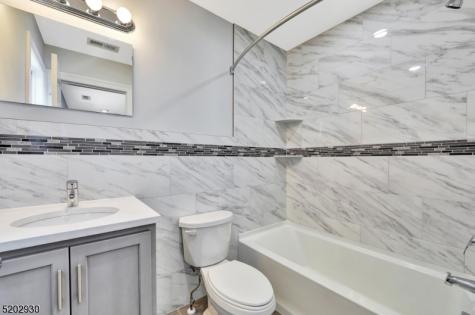 126 N 15th St, Apt 2 East Orange NJ 07017