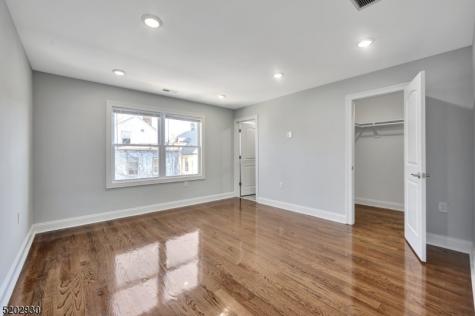 126 N 15th St, Apt 2 East Orange NJ 07017